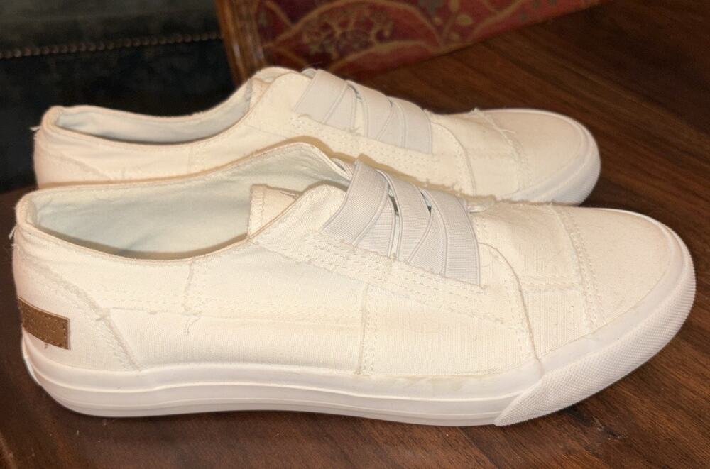 Blowfish Malibu Distressed Fringe White Womens 8.5 Slip On Sneakers Casual NEW